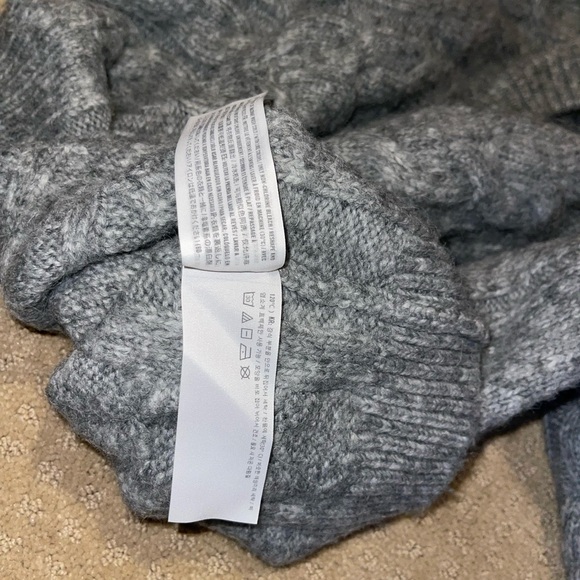 Abercrombie & Fitch Heather Gray Knit Sweater - Picture 7 of 8